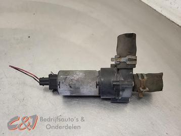 Extra waterpomp van een Volkswagen Transporter beschikbaar voor biedingen