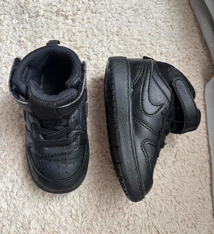 Babysneakers/Nike Court Borough Mid 2/zwart/maat 22, Kinderen en Baby's, Babykleding | Schoentjes en Sokjes, Zo goed als nieuw