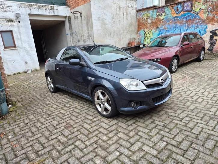 Opel Tigra 1.4 бензine 158.000 km2006 b, Auto's, Opel, Bedrijf, Tigra, Benzine, Euro 4, Cabriolet, 2 deurs, Handgeschakeld, Zwart