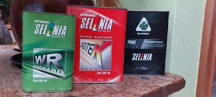 Set oliebidons Petronas Selenia Quadrifoglio, Verzamelen, Blikken, Zo goed als nieuw, Overige, Overige merken, Ophalen of Verzenden