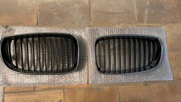 Grilles de calandre bmw serie 1 E8X beschikbaar voor biedingen