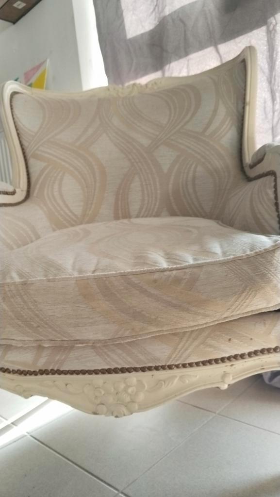 fauteuil cabriolet / bergère de style Louis XV revisité., Antiek en Kunst, Antiek | Woonaccessoires, Ophalen