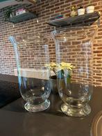 2 grote glazen windlichten, vazen, Ophalen, Zo goed als nieuw