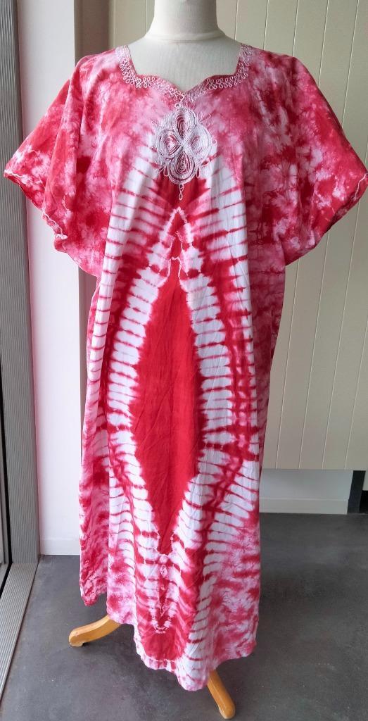 Zeer mooie Djelaba Fuschia, Kleding | Dames, Jurken, Zo goed als nieuw, Maat 42/44 (L), Roze, Onder de knie, Ophalen of Verzenden