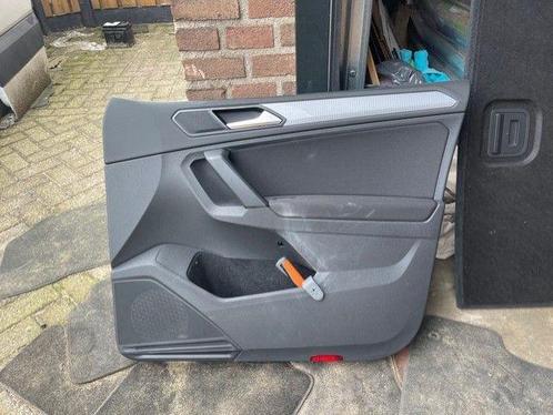 PORTIERBEKLEDING RECHTS VOOR Volkswagen Tiguan (AD1), Auto-onderdelen, Interieur en Bekleding, Volkswagen, Gebruikt