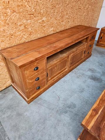 Teakhouten tv meubel/lage dressoir 221cm ,77,5cm hoogte beschikbaar voor biedingen