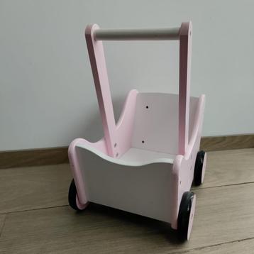Poppenwagen beschikbaar voor biedingen