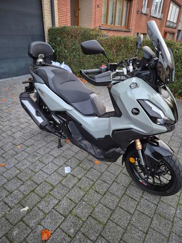 Honda ADV 350 scooter  beschikbaar voor biedingen