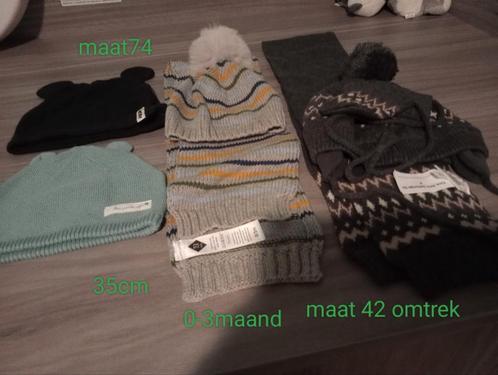 Sjaal mutsen kousen crocs, Kinderen en Baby's, Kinderkleding | Mutsen, Sjaals en Handschoenen, Zo goed als nieuw, Muts, Ophalen