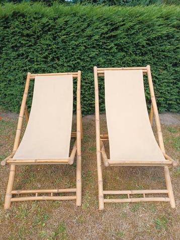 2 ligzetels in bamboe hout beschikbaar voor biedingen