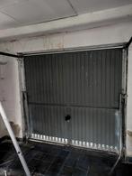 Mazout ketel en garagepoort uit te breken voor oud ijzer, Doe-het-zelf en Bouw, Metalen, Ophalen, IJzer