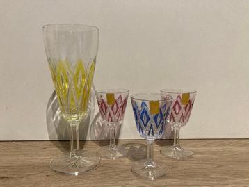 3 mini vintage glazen gemaakt van Reims-glas beschikbaar voor biedingen