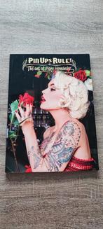 pin ups Rule! the art of M Hernandez, Ophalen of Verzenden, Zo goed als nieuw, Hernandez
