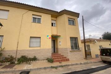 Spanje (Andalusië)-duplex woning met 4slpkmrs en 1bdkmrs  beschikbaar voor biedingen