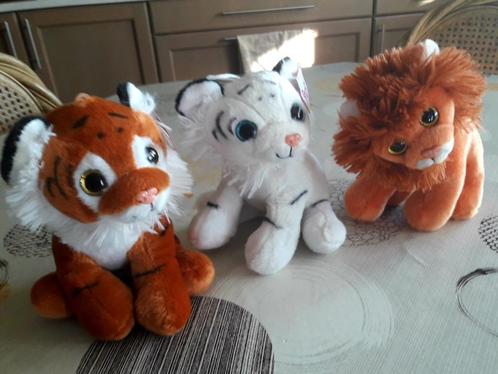 3 knuffels pluches tijger leeuw witte tijger nieuwstaat, Enfants & Bébés, Jouets | Peluches, Neuf, Enlèvement ou Envoi