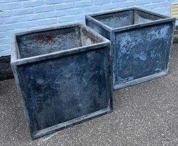 Set van 2 grote tuinbakken in loodlook, vorstbestendig beschikbaar voor biedingen