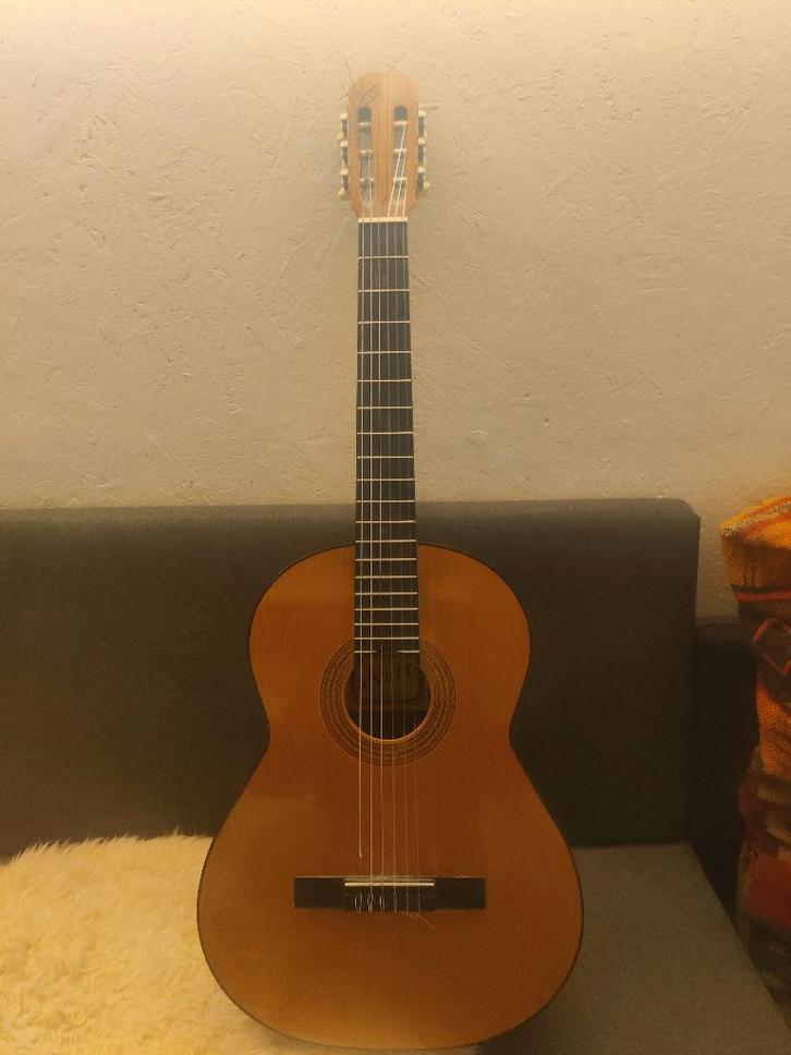 Alvaro klassieke gitaar, Muziek en Instrumenten, Snaarinstrumenten | Gitaren | Akoestisch, Gebruikt, Klassieke of Spaanse gitaar