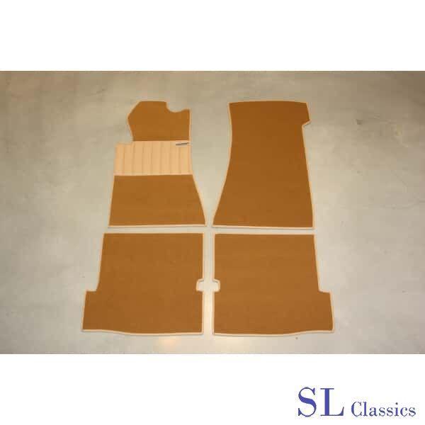 Tapijt set 4-delig Dattel Mercedes-Benz SL, W107 - R107, Auto-onderdelen, Interieur en Bekleding, Mercedes-Benz, Nieuw, Ophalen of Verzenden