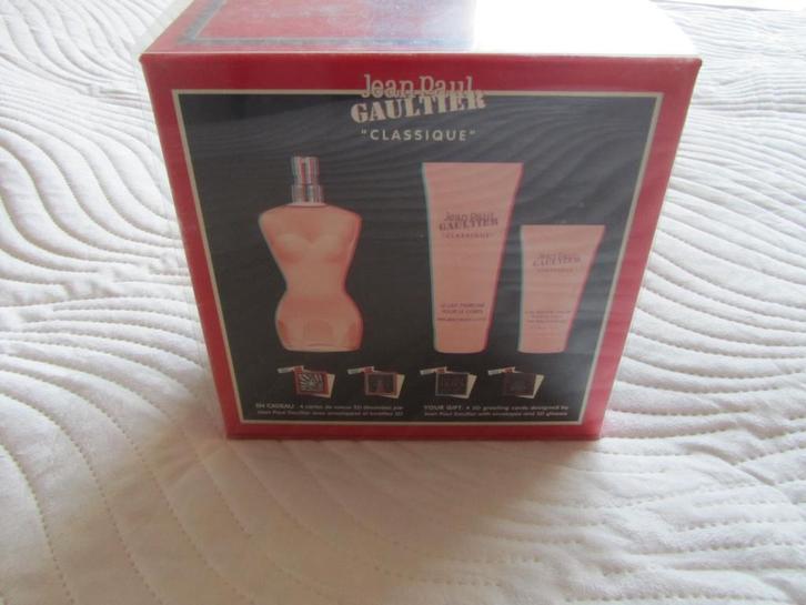 GAULTIER CLASSIC box + NIEUWE PRODUCTEN, Handtassen en Accessoires, Uiterlijk | Parfum, Verzenden