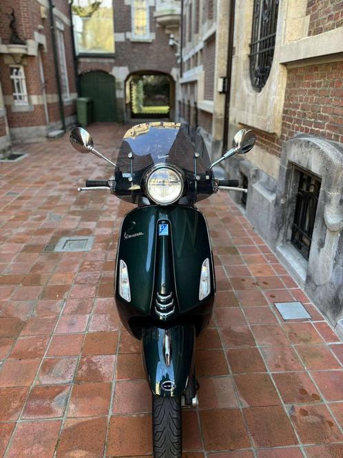 Vespa primavera touring b klasse, Fietsen en Brommers, Brommers | Vespa, Zo goed als nieuw, Overige modellen, Klasse B (45 km/u)