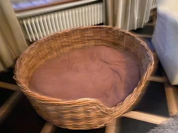 hondenmand beschikbaar voor biedingen