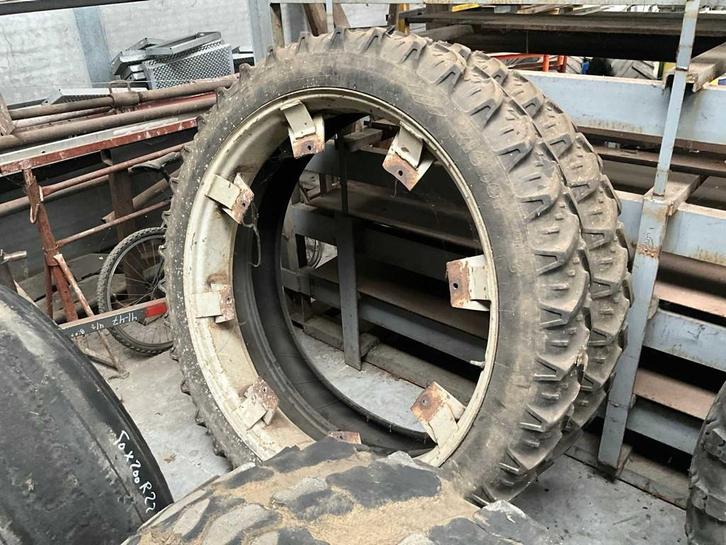 Pneu tracteur Kleber (2x), Articles professionnels, Agriculture | Tracteurs, Autres marques, Utilisé