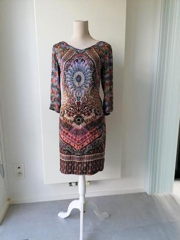 Jurk met etnisch motief van Caroline Biss , mt 38, Caroline Biss, Enlèvement ou Envoi, Comme neuf, Taille 38/40 (M)