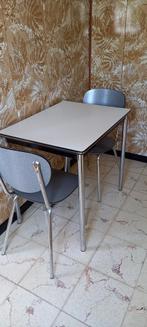 KEUKENTAFEL MET TWEE STOELEN, Ophalen
