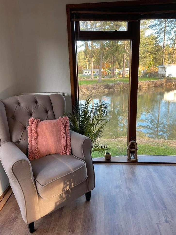 Zeer mooie chalet gelegen aan water., Caravans en Kamperen, Stacaravans, tot en met 2, Ophalen