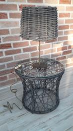 Rotan lamp en tafel, Ophalen of Verzenden, Zo goed als nieuw, Décoration - Rotin