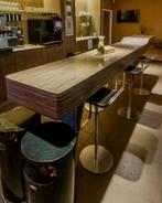 Lange hoge bar / tafel + kleinere bijzettafels, Ophalen, Zo goed als nieuw