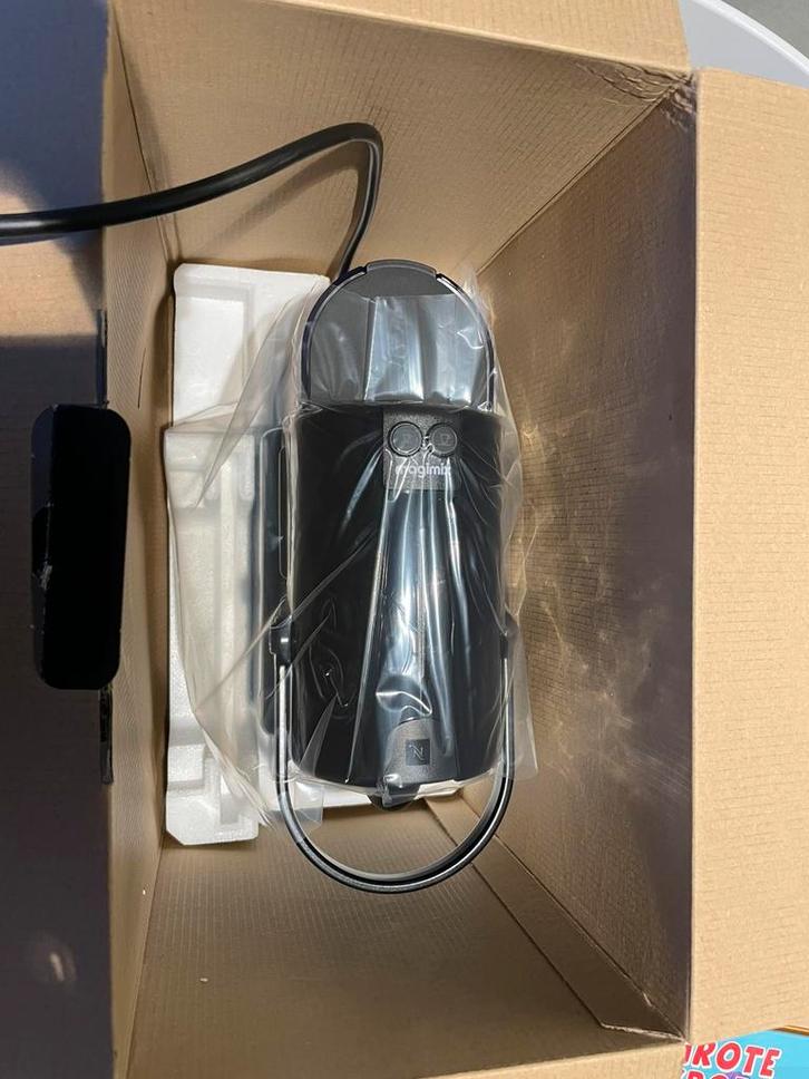 Nespresso Magimix Inissia, Elektronische apparatuur, Koffiezetapparaten, Nieuw, Koffiepads en cups, Koffiemachine, 10 kopjes of meer