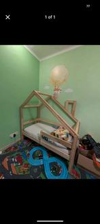Kinderbed huisje 70x140cm, Kinderen en Baby's, Kinderkamer | Stapelbedden en Hoogslapers, Ophalen, Zo goed als nieuw