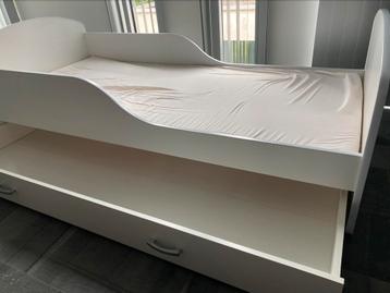 Kinderbed met opberglade en matras 80 x 180 cm beschikbaar voor biedingen