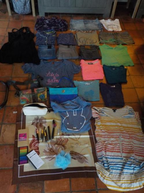 34 items kleding jeans make-up pakket dames maat M en L, Kleding | Dames, Dames-kledingpakketten, Gedragen, Maat 38/40 (M), Ophalen of Verzenden