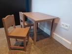 Kindertafel en 2 stoelen, Kinderen en Baby's, Kinderkamer | Tafels en Stoelen, Ophalen of Verzenden, Zo goed als nieuw, Stoel(en)