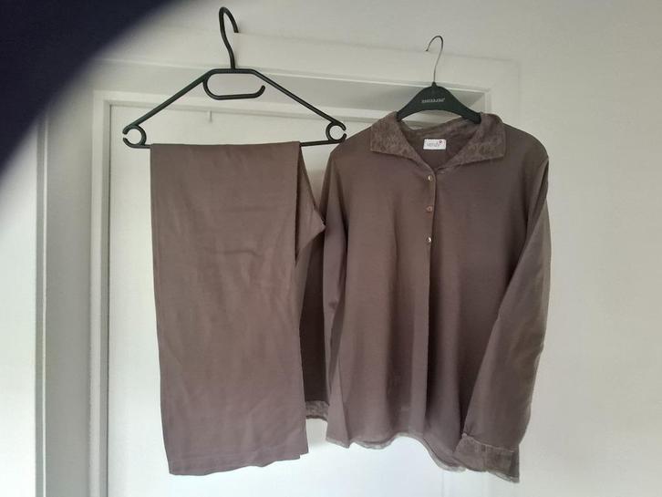 Vandy pyjama dames donkerbruin Large, Kleding | Dames, Pyjama's, Nieuw, Maat 42/44 (L), Ophalen of Verzenden