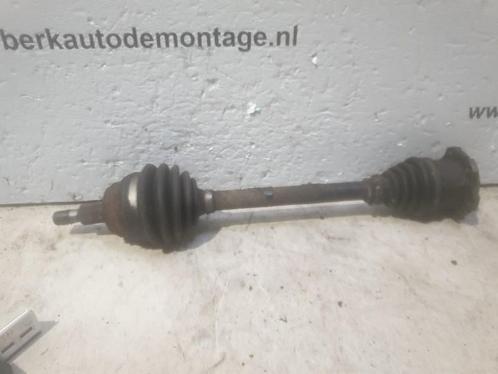 AANDRIJFAS LINKS Volkswagen Golf IV (1J1) (01-1997/06-2005), Auto-onderdelen, Remmen en Aandrijving, Volkswagen, Gebruikt