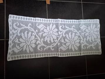 Vintage kanten tafelloper - wit beschikbaar voor biedingen
