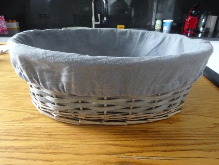 rieten manden, Huis en Inrichting, Woonaccessoires | Schalen en Manden, Zo goed als nieuw, Mand, Overige vormen, Overige materialen