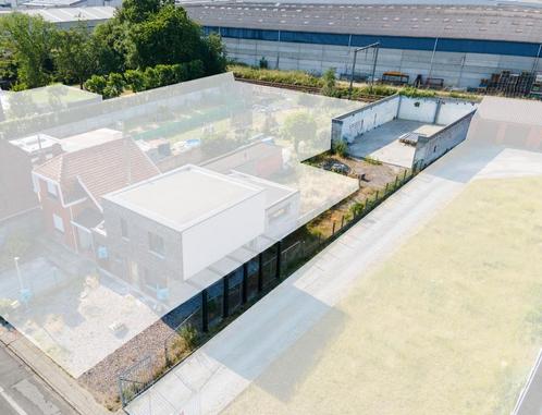 Grand hangar à parachever avec parking et accès privé, Immo, Huizen en Appartementen te koop, Provincie Henegouwen, 200 tot 500 m²