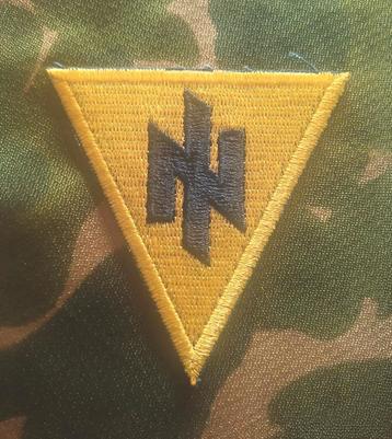 Oekraïense patchbrigade Azov las de aankondiging  beschikbaar voor biedingen