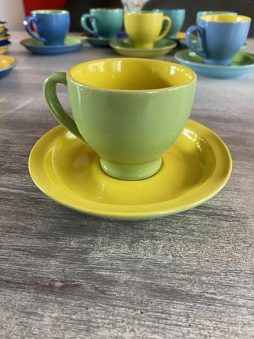 Lot de 10 petites tasses à café + soucoupes (24 pièces)