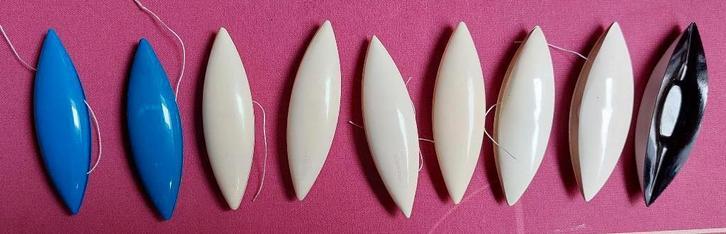 9 frivolité spoeltjes + 1 frivolitéspoel met haak -Merk Prym, Hobby en Vrije tijd, Breien en Haken, Gebruikt, Haken, Overige typen