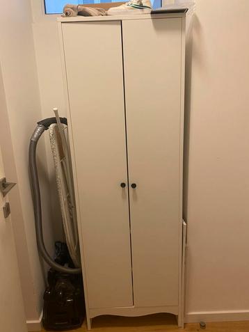Garderobe beschikbaar voor biedingen