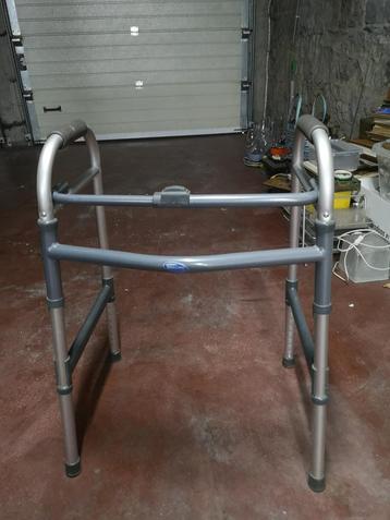 ROLLATOR beschikbaar voor biedingen