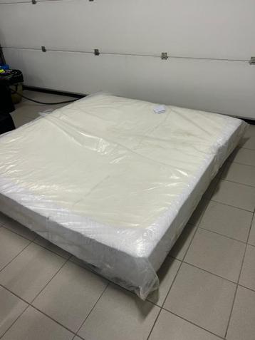 Nieuwe veren matras 1800x2000x240 nog in plastiek beschikbaar voor biedingen