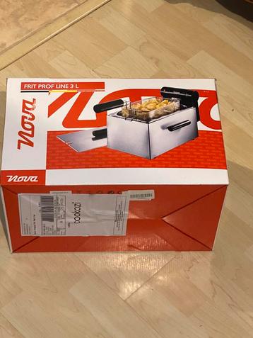 Nieuwe NOVA friteuse van 3 liter, nooit gebruikt. beschikbaar voor biedingen