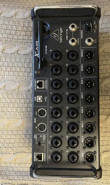 Mixeur numérique Behringer XR18, Musique & Instruments, Tables de mixage, Enlèvement ou Envoi, Utilisé, 10 à 20 canaux, Entrée micro