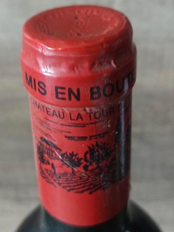 Une bouteille de vin château la cour de By, Collections, Vins, Enlèvement ou Envoi